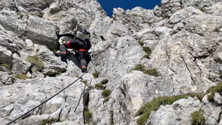 Salita per la Ferrata di Guerra al Monte Chiadenis